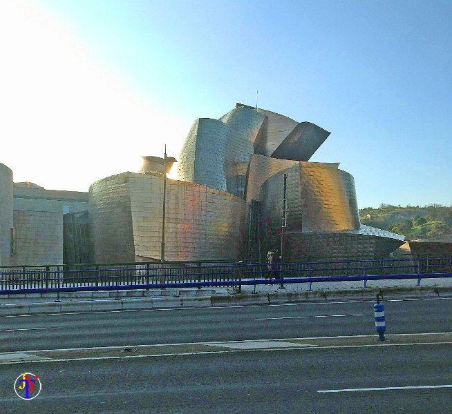 Bilbao et le Guggenheim 1.JPG - Bilbao et le Guggenheim. Avril 2015 (photo par iphone)