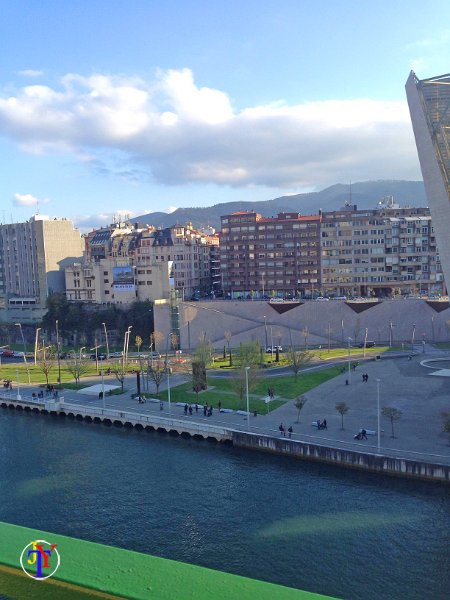 Bilbao et le Guggenheim 89.JPG - Bilbao et le Guggenheim. Avril 2015 (photo par iphone)