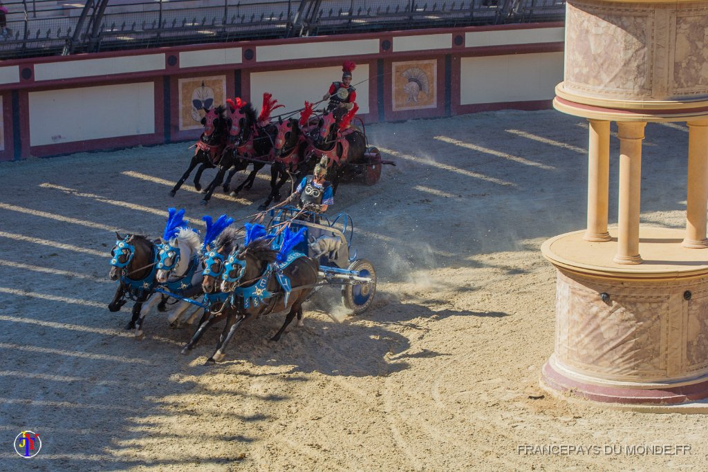 Les arenes 55.jpg - Puy du Fou (85) - Les arènes - Mai 2019