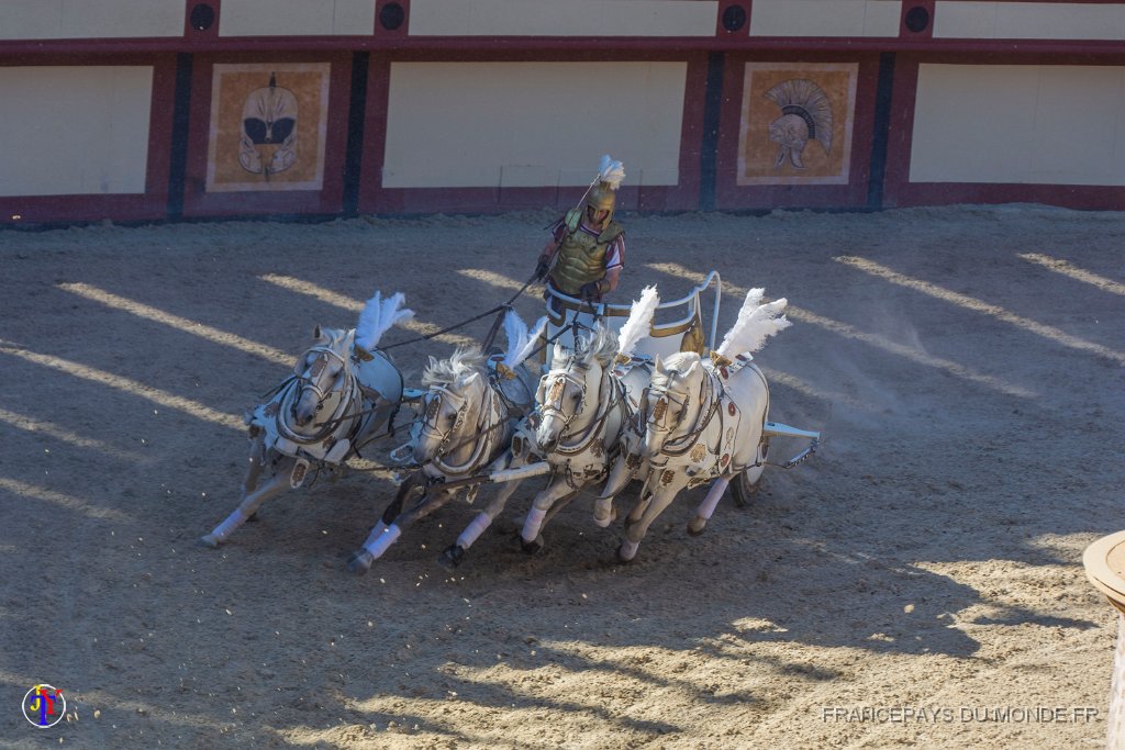 Les arenes 57.jpg - Puy du Fou (85) - Les arènes - Mai 2019