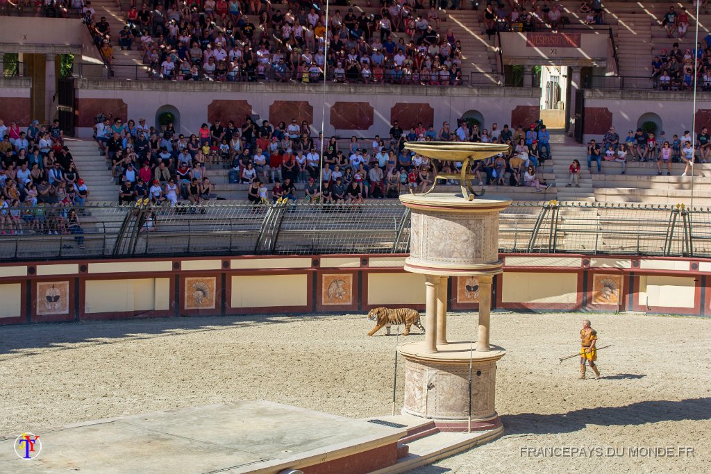 Les arenes 63.jpg - Puy du Fou (85) - Les arènes - Mai 2019