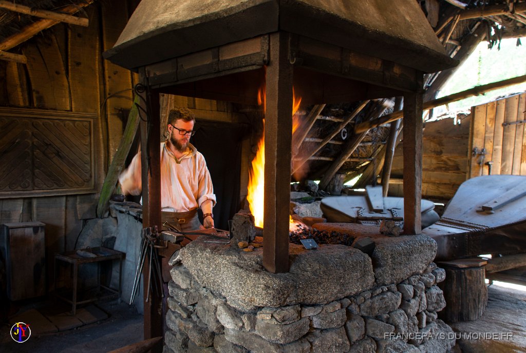 Village medieval 16.jpg - Puy du Fou (85) - Le village médiéval - Mai 2019