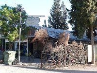 Originalité, boutique du vendeur réparateur de vélos au Kibbutz Sha'ar Hagolan.