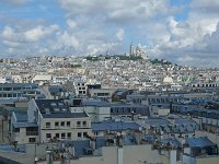 Depuis la terrasse des Galeries Lafayette. Les toits de Paris et sur la Basilique du Sacré Coeur de Montmartre. 25 juillet 2011