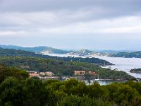 Au premier plan le port  208  - Porquerolles (Hyères) - 83 - Vue sur l'arrière du port depuis le Moulin du Bonheur