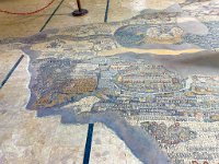 13  Jordanie - Madaba - Eglise Saint-Georges Orthodoxe Grecque - Fragment mosaïque du VIe siècles formant la carte de la Palestine - 20 novembre 2023