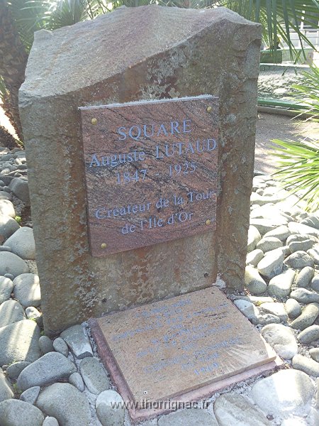 Photo1589.jpg - Plaque se situant au port du Poussaï, commune de Saint Raphaël (83)