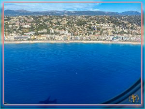 Atterrissage Nice 19 08 22 Les plages de la Promenade des Anglais 3 copie Atterrissage Nice 19 08 22 Les plages de la Promenade des Anglais