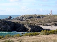 Belle-île en mer. La pointe des Poulains, Le phare des Poulains et le Caniche (rocher à gauche),  le 30 octobre 2013